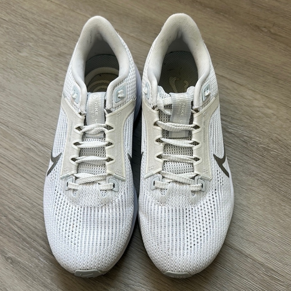Nike Pegasus 40 White Athletic Sneakers size 5.5 women’s - Picture 5 of 12
